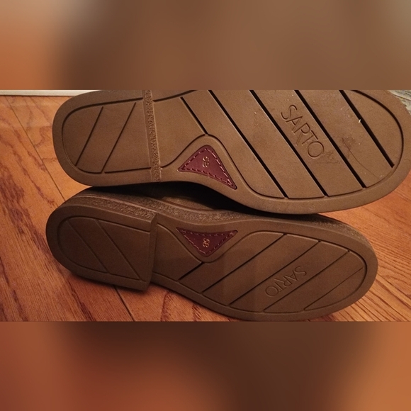 New sarto,suede, ankle boots camel color size 5 - Picture 4 of 4